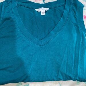 Sleeveless shirt